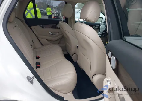 2021 Mercedes-Benz Glc 300 4Matic Suv z USA, uszkodzony, nr VIN W1N0G8EB6MV270906